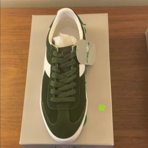 Brand new never been worn Diadora sneakers